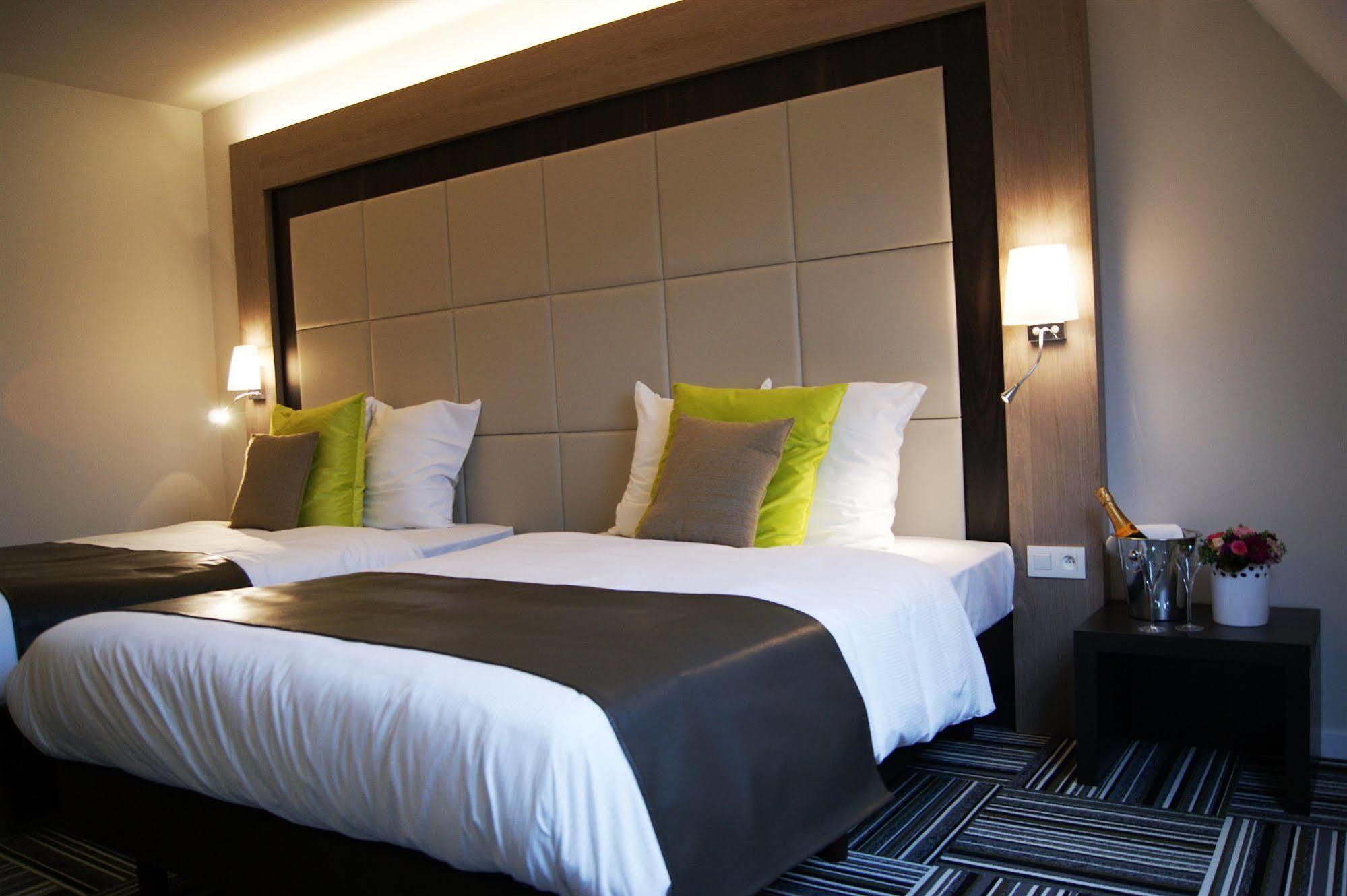 Hotel Malpertuus Римст Екстериор снимка