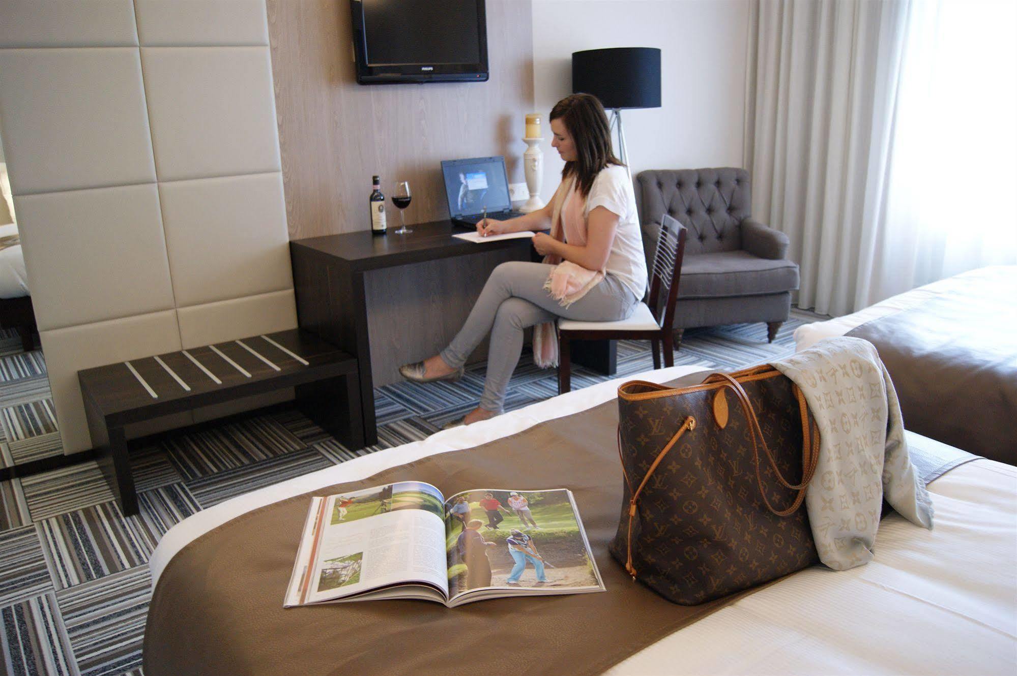 Hotel Malpertuus Римст Екстериор снимка